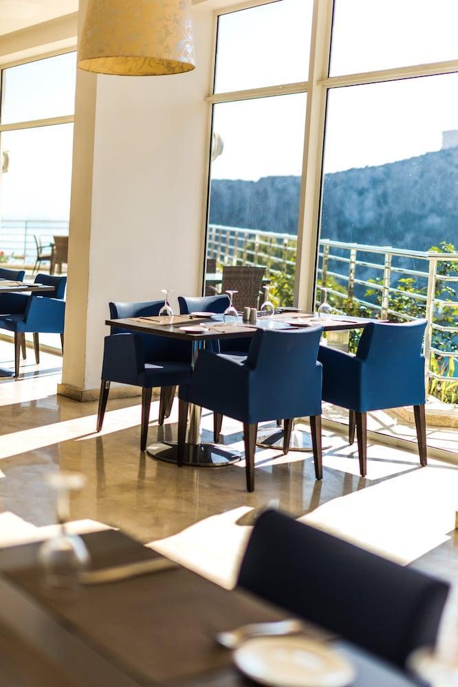 Suites Hotel Mohammed V By Accor อัลฮอเคม่า ภายนอก รูปภาพ