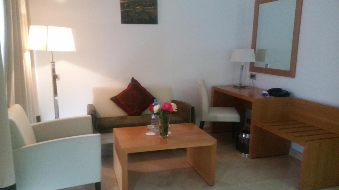Suites Hotel Mohammed V By Accor อัลฮอเคม่า ภายนอก รูปภาพ