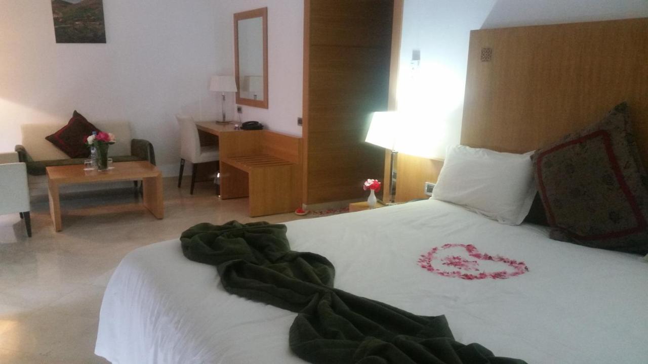 Suites Hotel Mohammed V By Accor อัลฮอเคม่า ภายนอก รูปภาพ