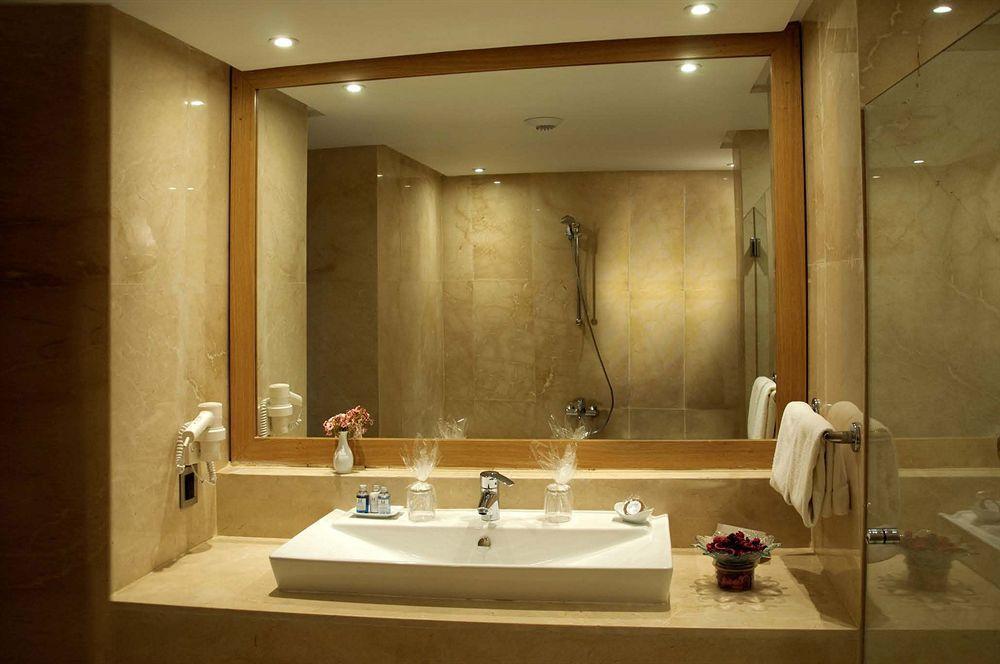 Suites Hotel Mohammed V By Accor อัลฮอเคม่า ภายนอก รูปภาพ