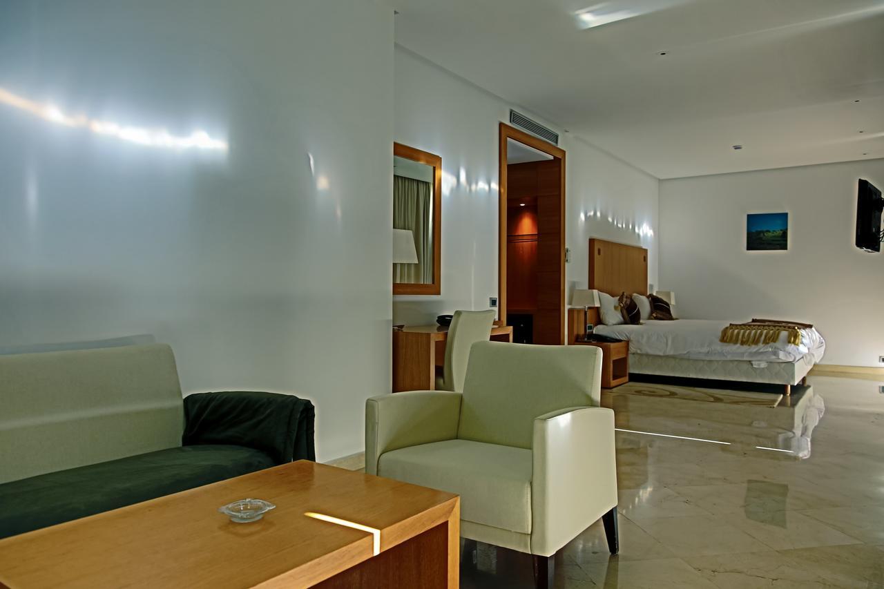 Suites Hotel Mohammed V By Accor อัลฮอเคม่า ภายนอก รูปภาพ