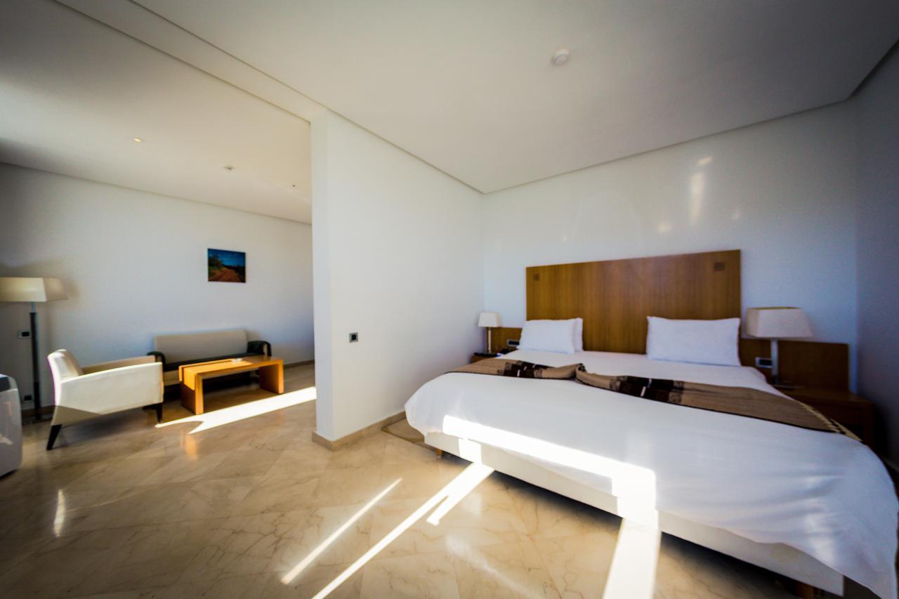 Suites Hotel Mohammed V By Accor อัลฮอเคม่า ภายนอก รูปภาพ