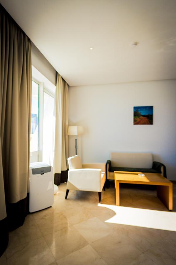 Suites Hotel Mohammed V By Accor อัลฮอเคม่า ภายนอก รูปภาพ