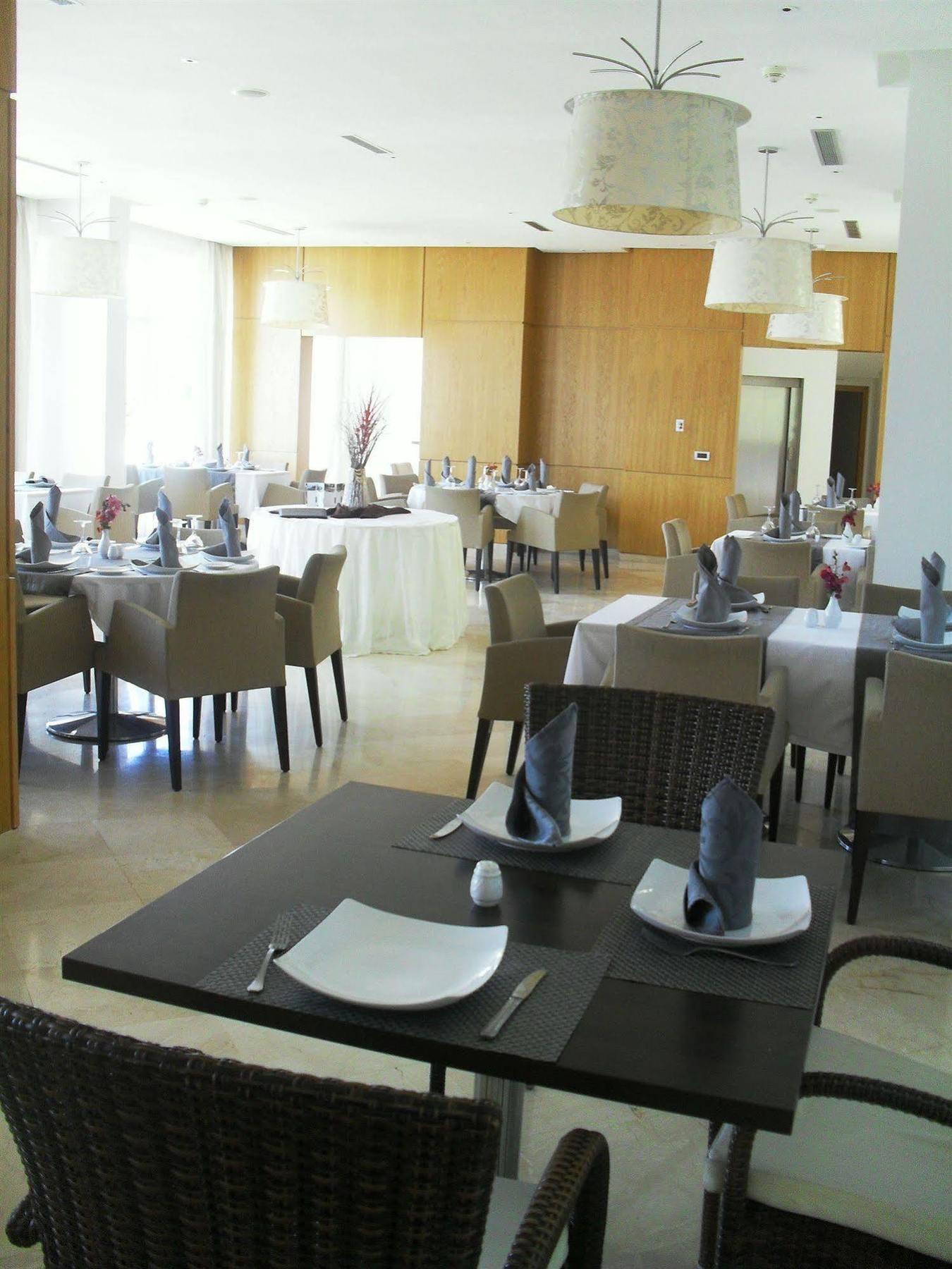 Suites Hotel Mohammed V By Accor อัลฮอเคม่า ภายนอก รูปภาพ