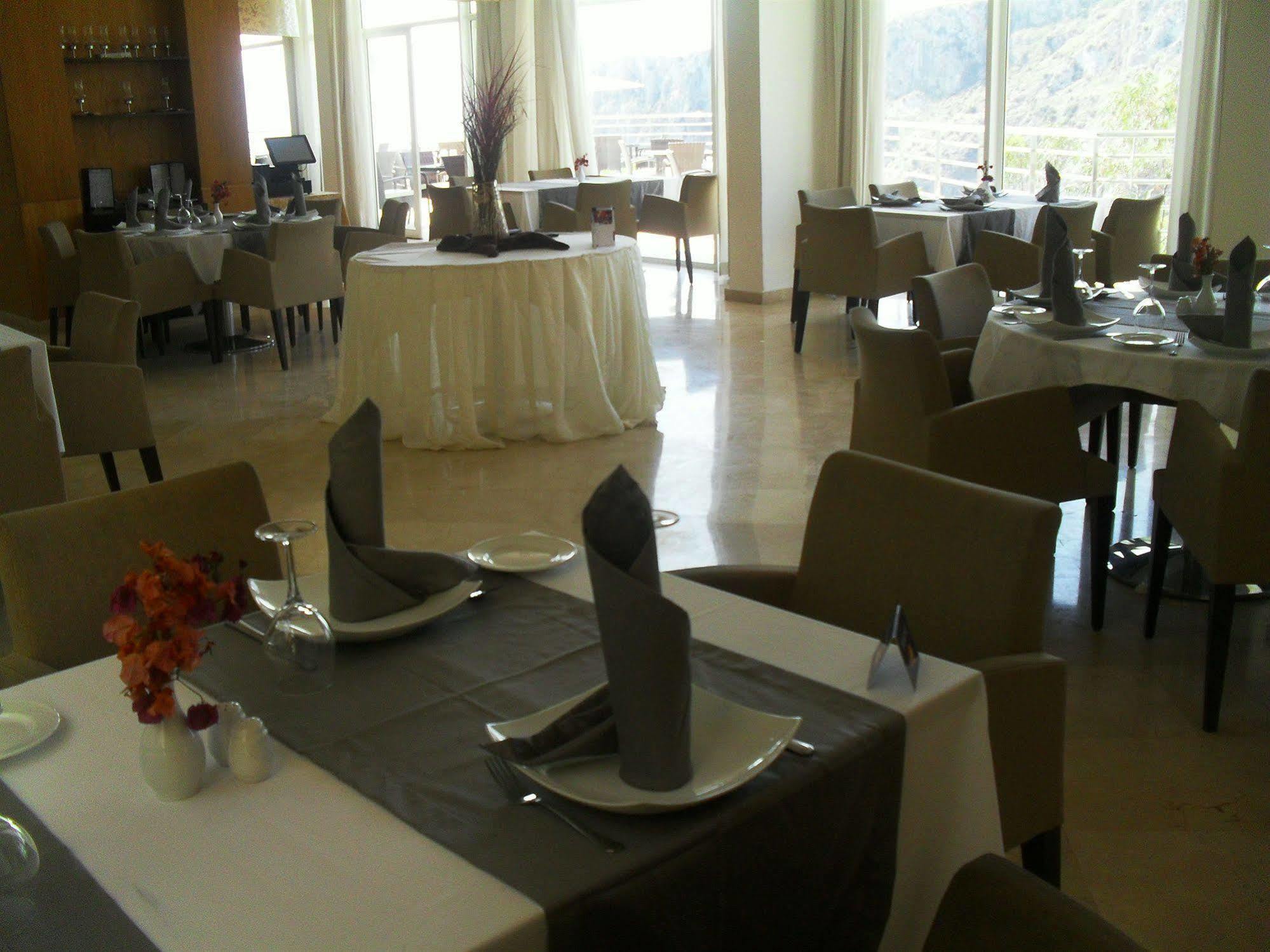 Suites Hotel Mohammed V By Accor อัลฮอเคม่า ภายนอก รูปภาพ